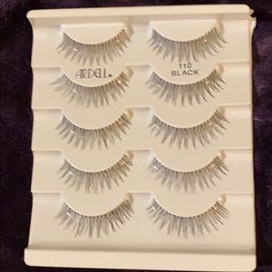False eyelashes